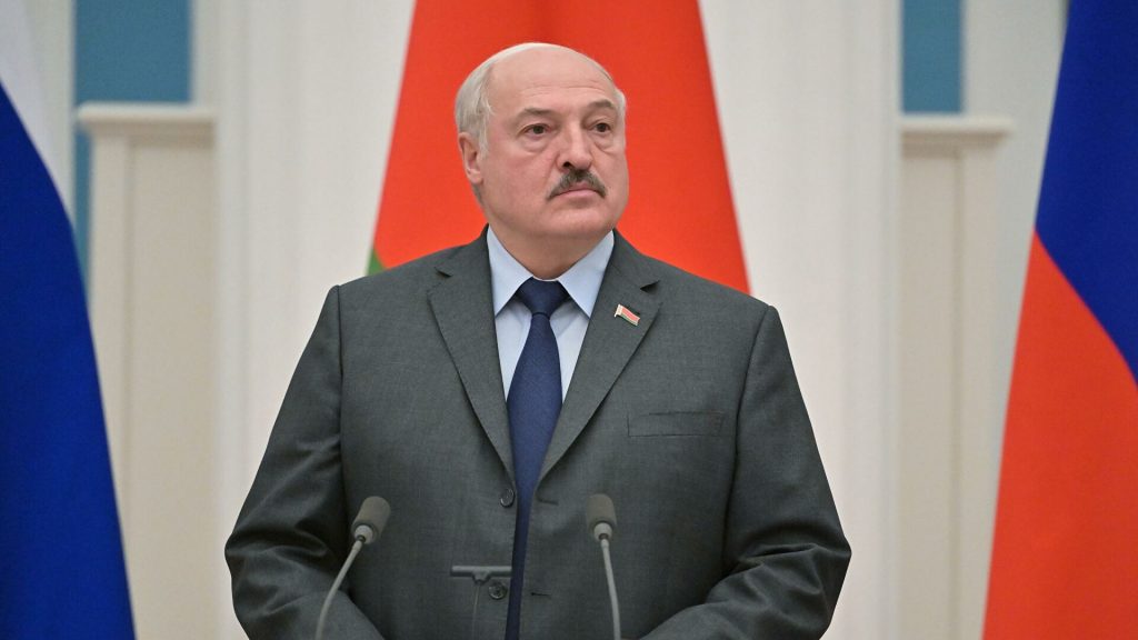 Лукашенко оправдал вторжение РФ и обвинил Украину в подготовке атаки на Беларусь (ВИДЕО)