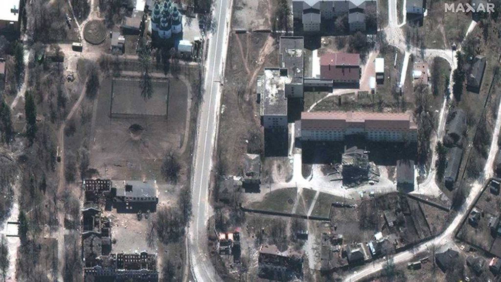 В Сети появились снимки разрушений Изюма со спутника (ФОТО)