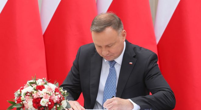 Польша предложит НАТО ввести миротворцев в Украину