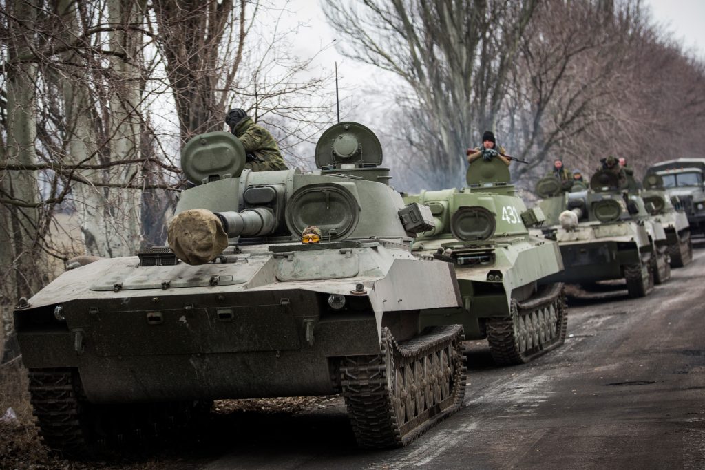 Войска РФ из танков обстреляли жилые дома в Волновахе (ВИДЕО)