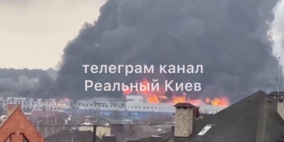 Под Киевом у трассы масштабный пожар на складе (ФОТО, ВИДЕО)