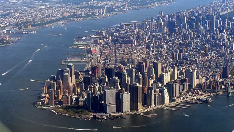 Россияне пытаются продать недвижимость на Манхэттене &#8212; FT