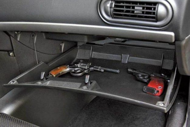 Водителям рассказали, как правильно перевозить оружие в автомобиле