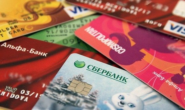 «Денег нет»: Российские банки перестали возвращать населению депозиты
