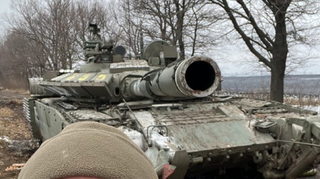 Защитники на одной БМП захватили 6 российских танков под Харьковом – журналист