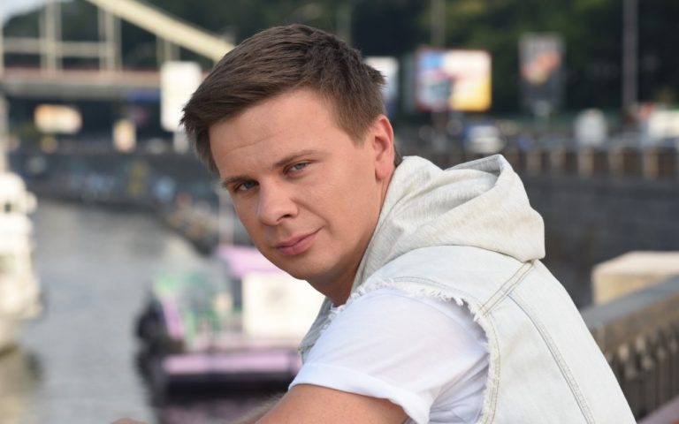 Ведущий «Мира наизнанку» Дмитрий Комаров попал в список «врагов России»