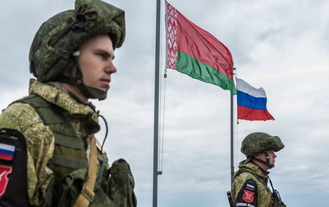 РФ перебрасывает войска в Беларусь и Крым, чтобы окружить Киев &#8212; Генштаб