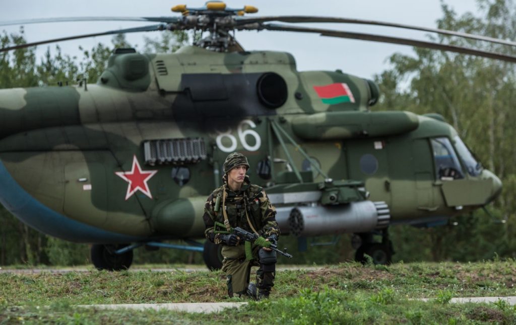 Беларусь выводит свои войска на полигоны из пунктов постоянной дислокации &#8212; Генштаб