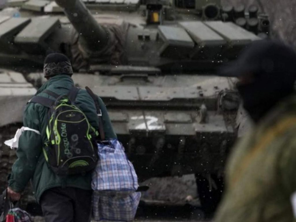 В Донецкой области оккупанты обустроили фильтрационный лагерь для украинцев