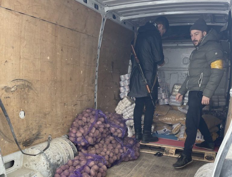Волонтеры из FG HELP под обстрелами отвезли «гуманитарку» для военных в Чернигове