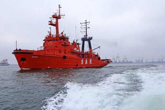 Оккупанты ведут украинское гражданское судно в Севастополь