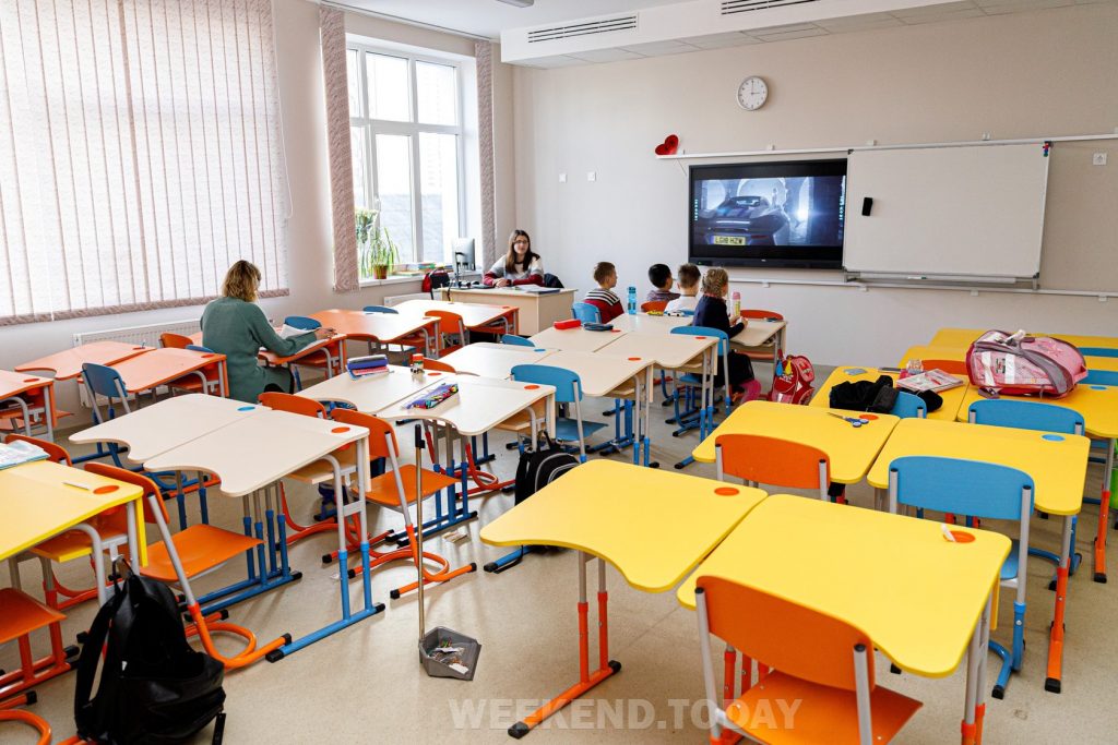 Украинские школы возобновляют учебный процесс: где и в каком формате