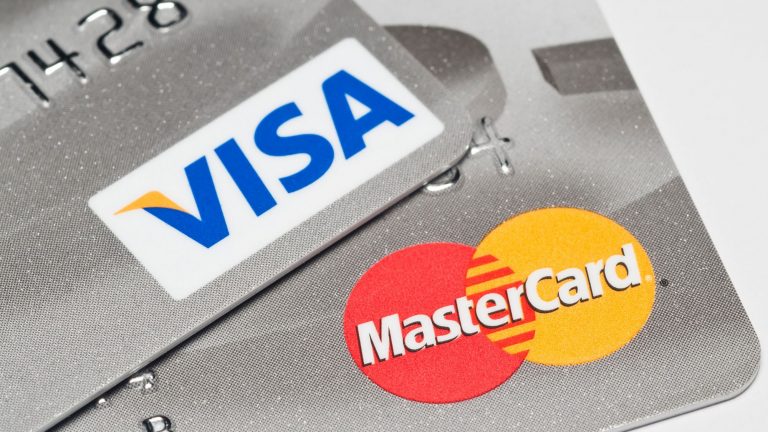 Mastercard заблокировала россиянам возможность покупок за рубежом