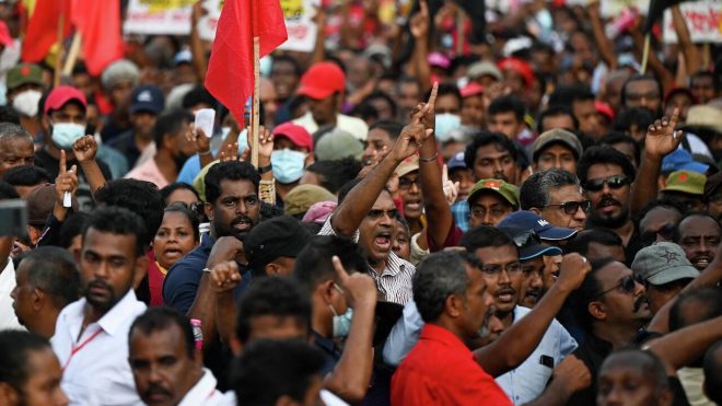 В Шри-Ланке массовые беспорядки