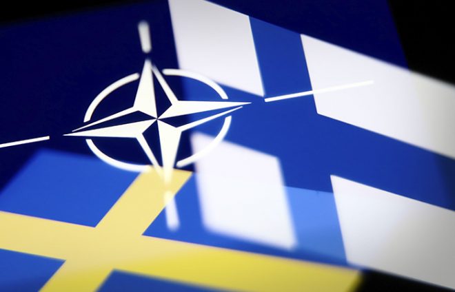 18 мая Швеция и Финляндия передают заявку в НАТО