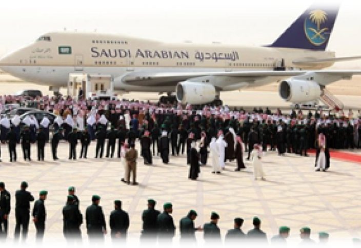 Авиакомпания Саудовской Аравии впервые совершила рейс с полностью женским экипажем