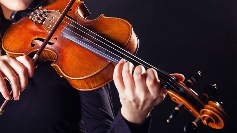 Из международного конкурса в Италии исключили российских скрипачек