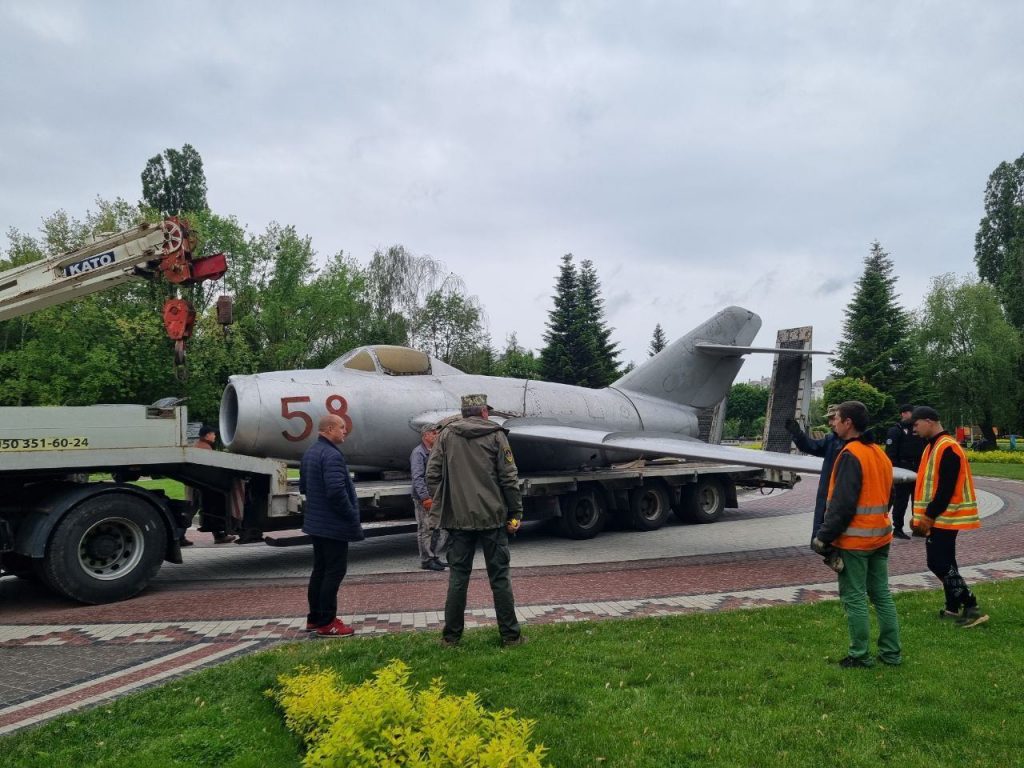 В Броварах из парка Победы уберут советские памятники