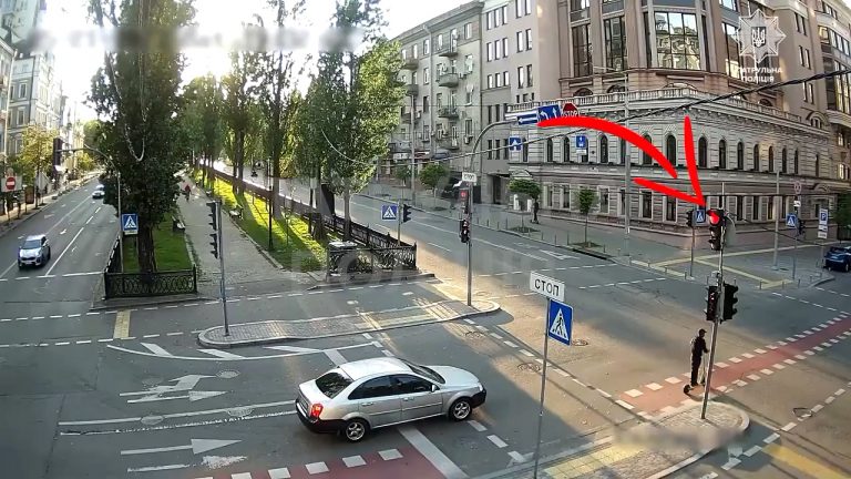 Жесткое ДТП в центре Киева – пострадал водитель электросамоката