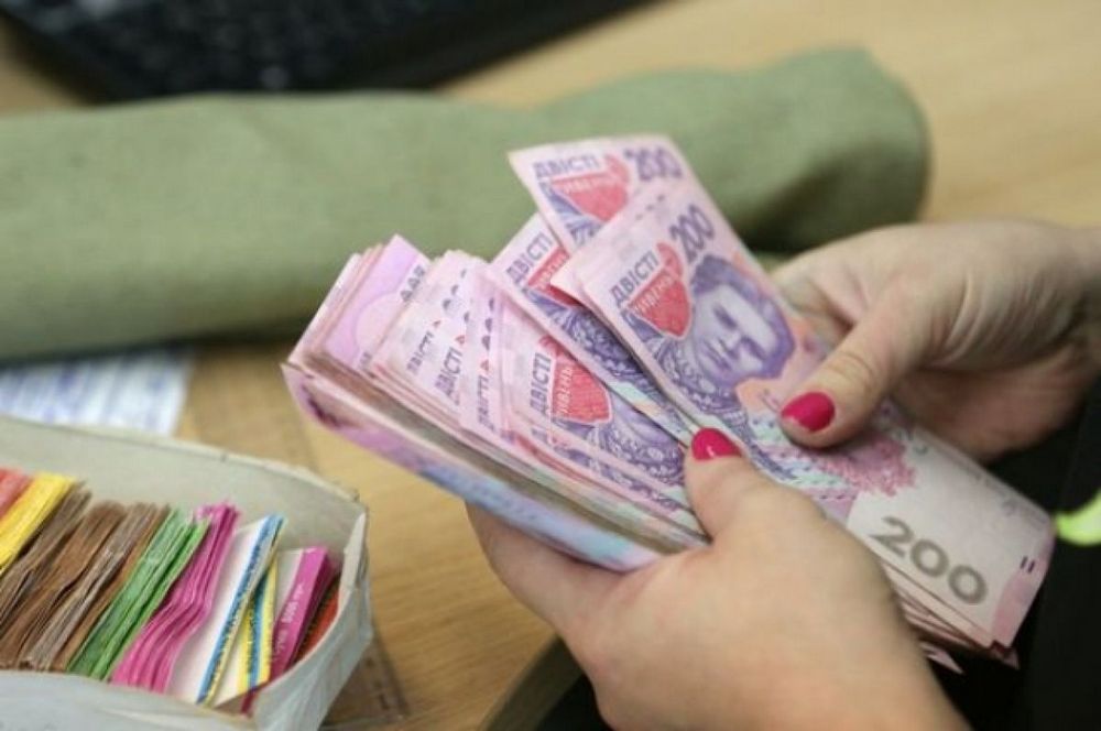 Перевес предложения рабочей силы над спросом в Украине провоцирует снижение зарплат – НБУ