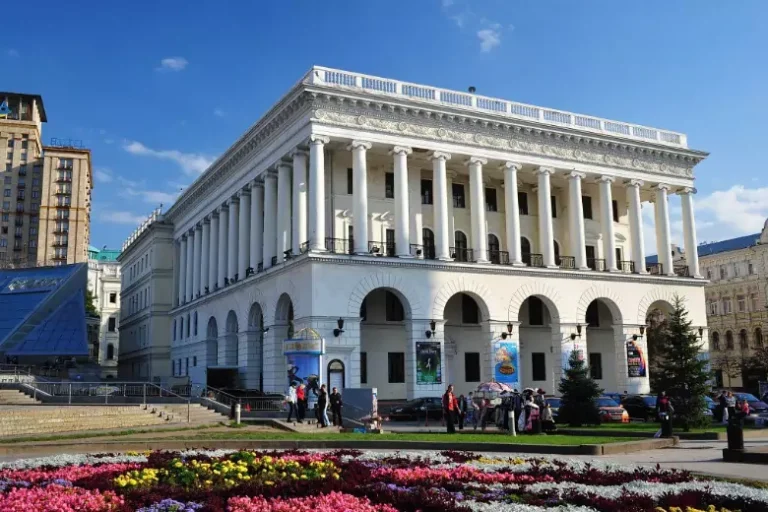 Киевская консерватория продолжит носить имя Чайковского