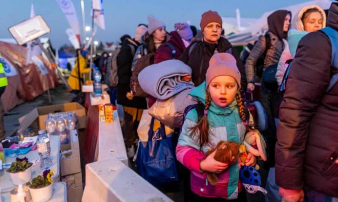 Четыре месяца кризис украинских беженцев только начинается &#8211; The Guardian