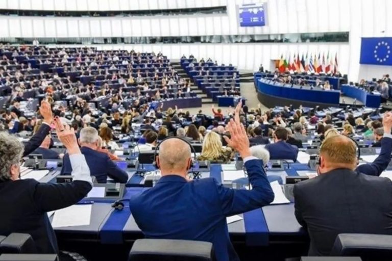 Европарламент принял резолюцию в поддержку кандидатства Украины в члены ЕС
