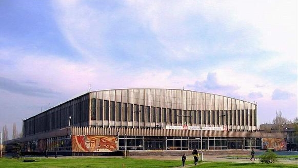 В сети показали фото уничтоженного Ледового дворца спорта в Северодонецке