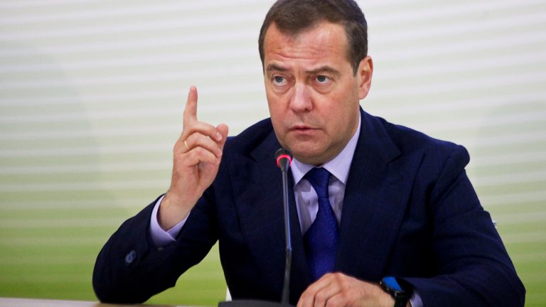 Медведев назвал условие для удара по “центрам принятия решений” в Украине