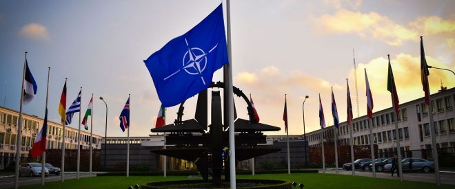 НАТО – Зеленскому: Украина должна победить Россию военным путем