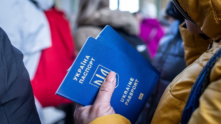 За четыре недели в Украину вернулись свыше 180 тысяч человек &#8211; ГПСУ