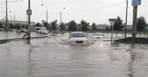Краснодар ушел под воду — десятки улиц и дорог города затопило из-за сильных осадков