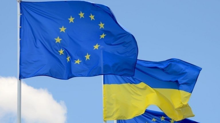 Украина получила статус кандидата в члены ЕС