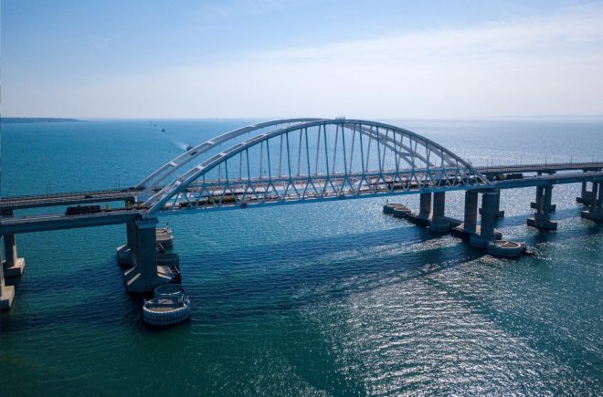 Арестович усомнился в целесообразности удара по Крымскому мосту