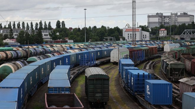 Литва возобновила железнодорожный транзит грузов в Калининград