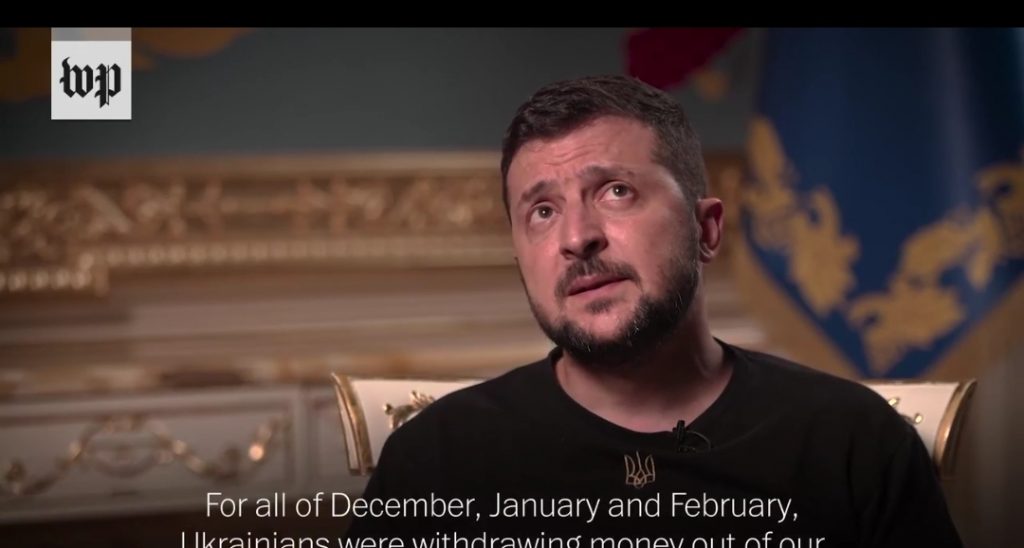 Владимир Зеленский объяснил в интервью The Washington Post, почему украинцев не предупредили о вторжении России еще в октябре.