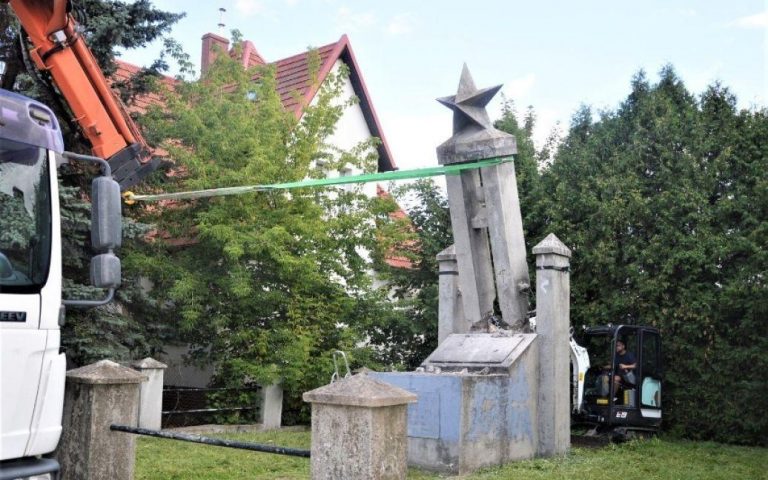 В польском Мальборке снесен памятник Красной армии