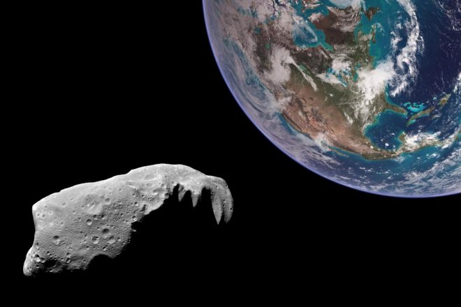 К Земле летит 100-метровый астероид, 12 сентября приблизится к нашей планете