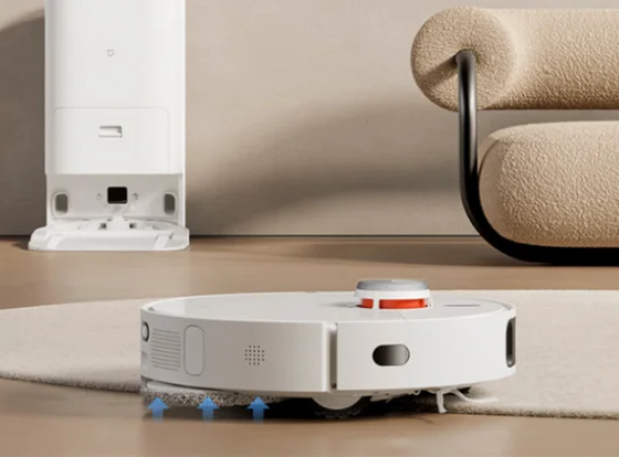 Xiaomi в Китае презентовала робот-пылесос: сам загружает и выливает воду (ФОТО)