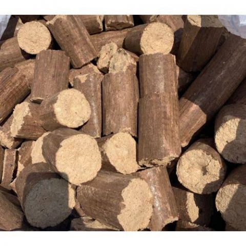 Кабмин обещает бесплатные дрова украинцам в нескольких областях: что известно