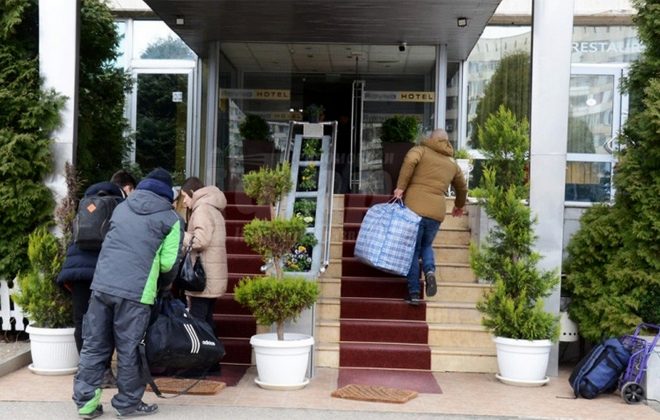 Украинцы-беженцы в Болгарии продолжат жить в отелях с выплатами и питанием &#8211; СМИ