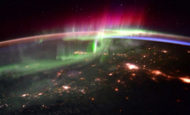 Полярное сияние образовало дыру в озоновом слое Земли шириной 400 километров &#8212; ученые