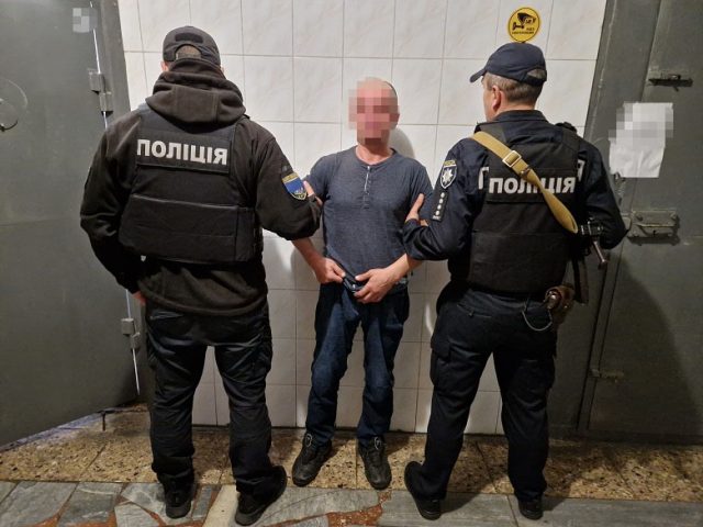 48-летний киевлянин изнасиловал девушку: застряли вдвоем в лифте