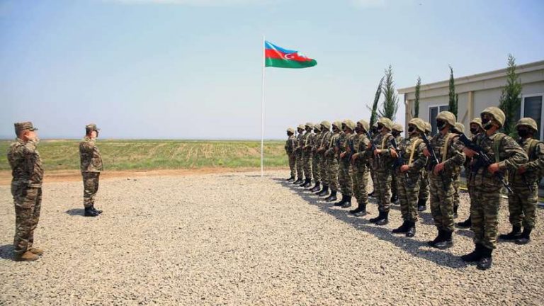 Азербайджан начал военные учения на границе с Ираном