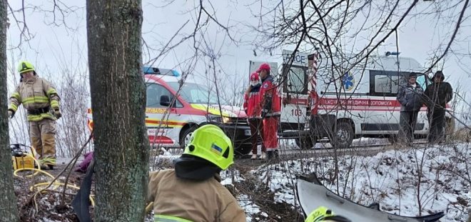 В Ровенской области на трассе грузовик столкнулся с легковушкой: 4 погибших