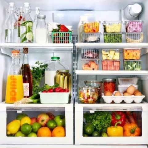 Какие продукты не стоит хранить рядом в холодильнике: советы экспертов