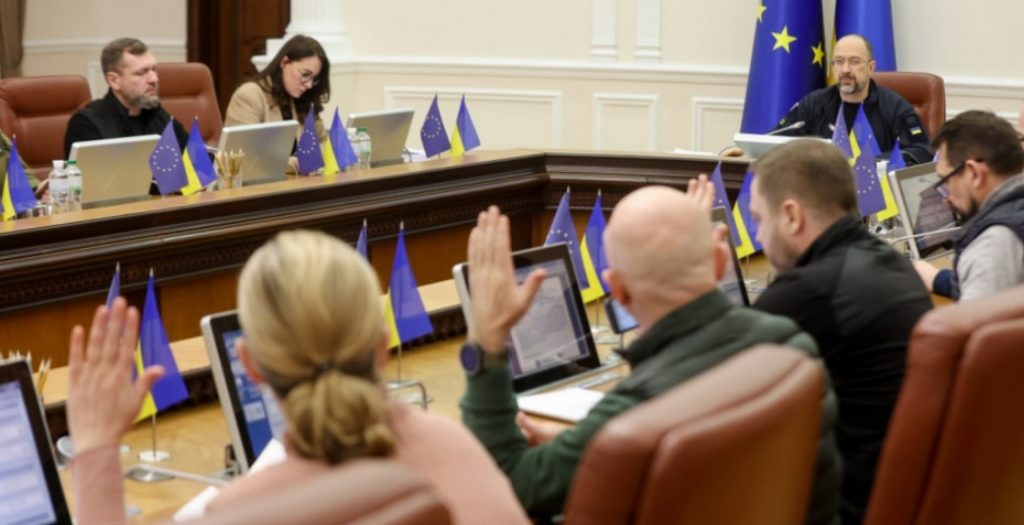 Кабмин разрешил студентам сдавать единый госэкзамен за пределами Украины