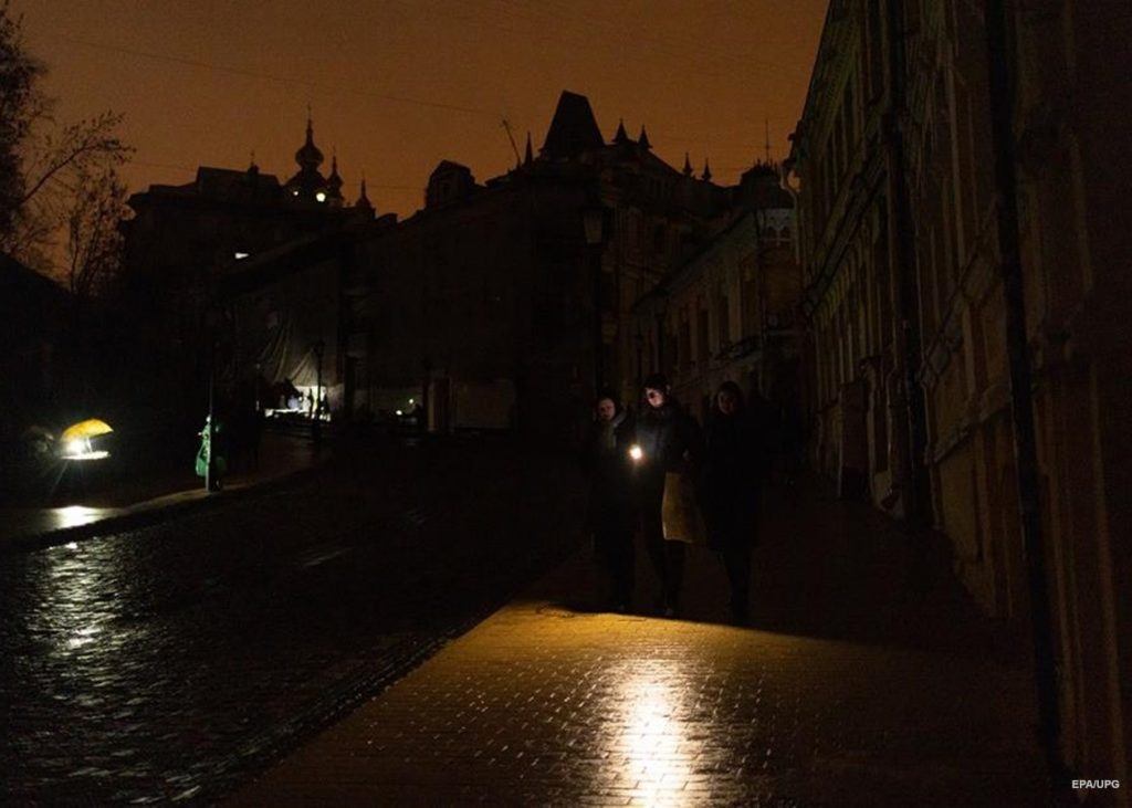 Мэр Львова предупредил жителей города о длительных отключениях света и тепла