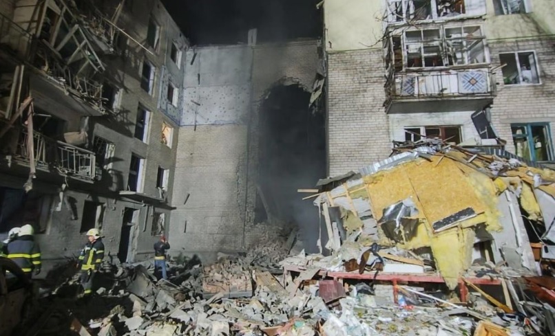 РФ атаковала Николаев: ракеты попали в пятиэтажку, есть погибшие и раненые
