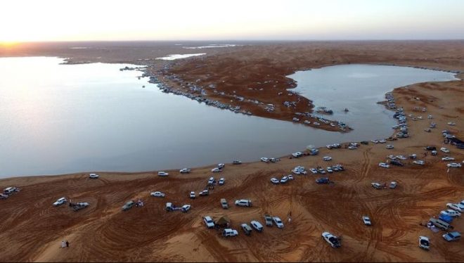 Стала большим озером: пустыня в Саудовской Аравии изменилась после аномальных ливней